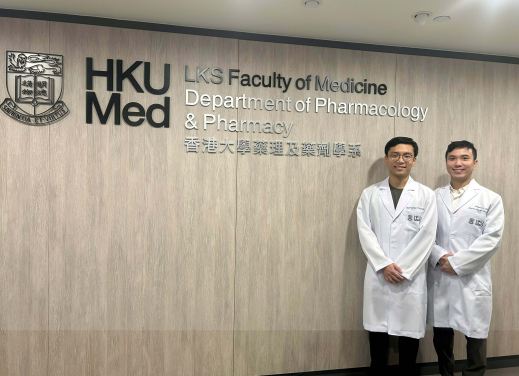 港大醫學院研究強調步行速度是患癌風險的重要生理韌性指標。圖中為張正龍教授（右）及麥家朗博士。
 